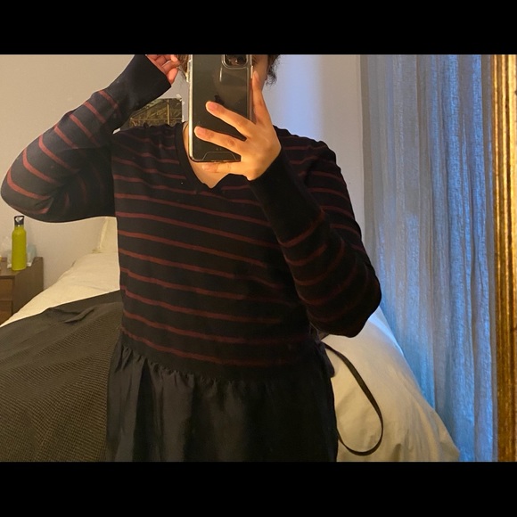 DKNY V neck top - Picture 5 of 6